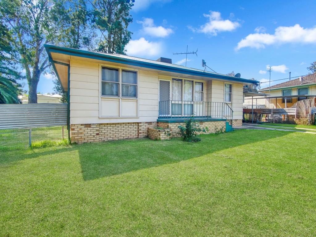 15 LAKE DR, NARRANDERA, NSW 2700