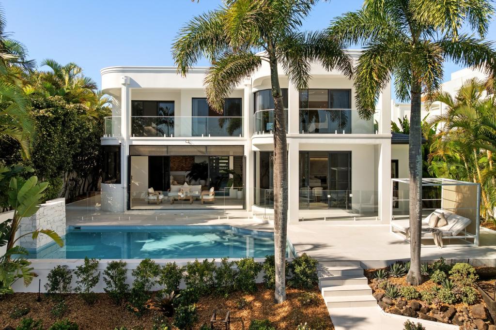 2066 The Circle, Sanctuary Cove, QLD 4212