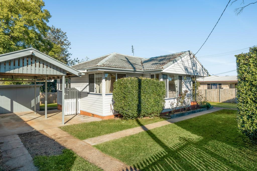 28 Hampton St, Newtown, QLD 4350