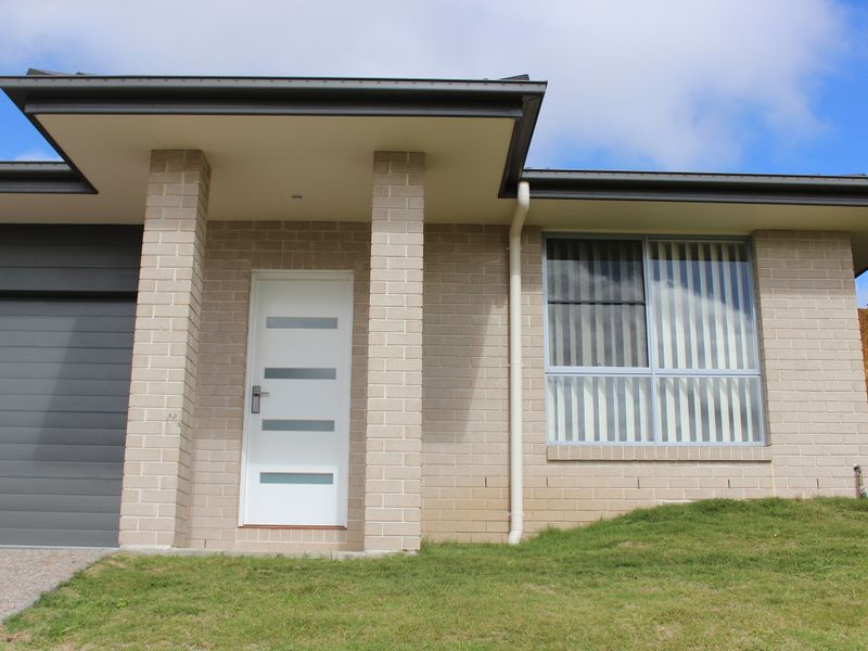 2/22 Alpine Ct, Cranley, QLD 4350