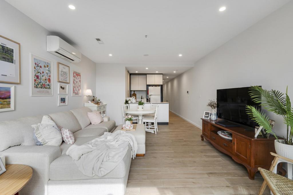 206/2 Terry Connolly St, Coombs, ACT 2611