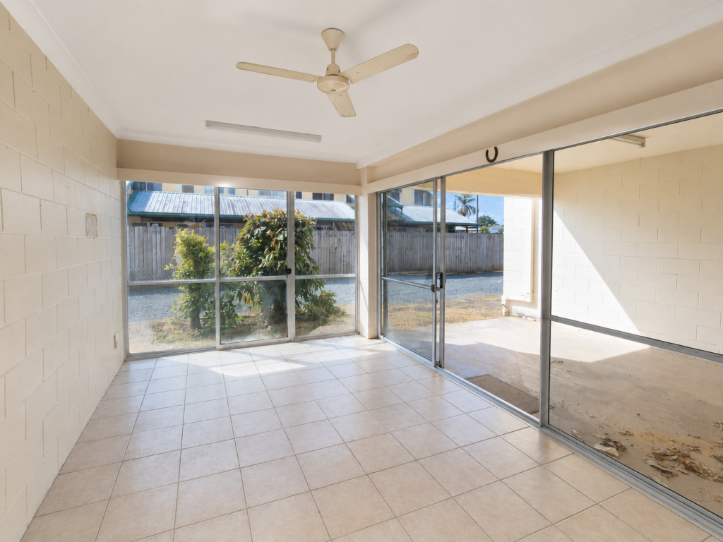 3/6 Robert St, Proserpine, QLD 4800