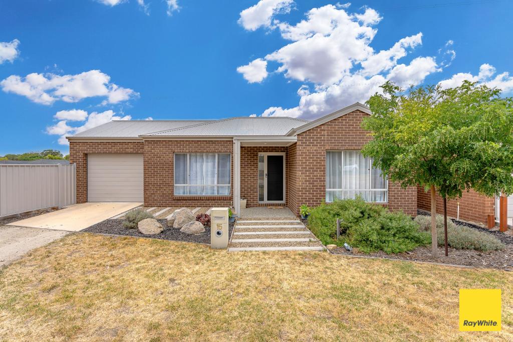 15 Mistletoe St, Golden Square, VIC 3555