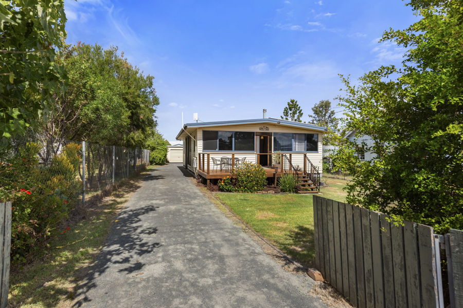 10 Hartwig St, Goombungee, QLD 4354