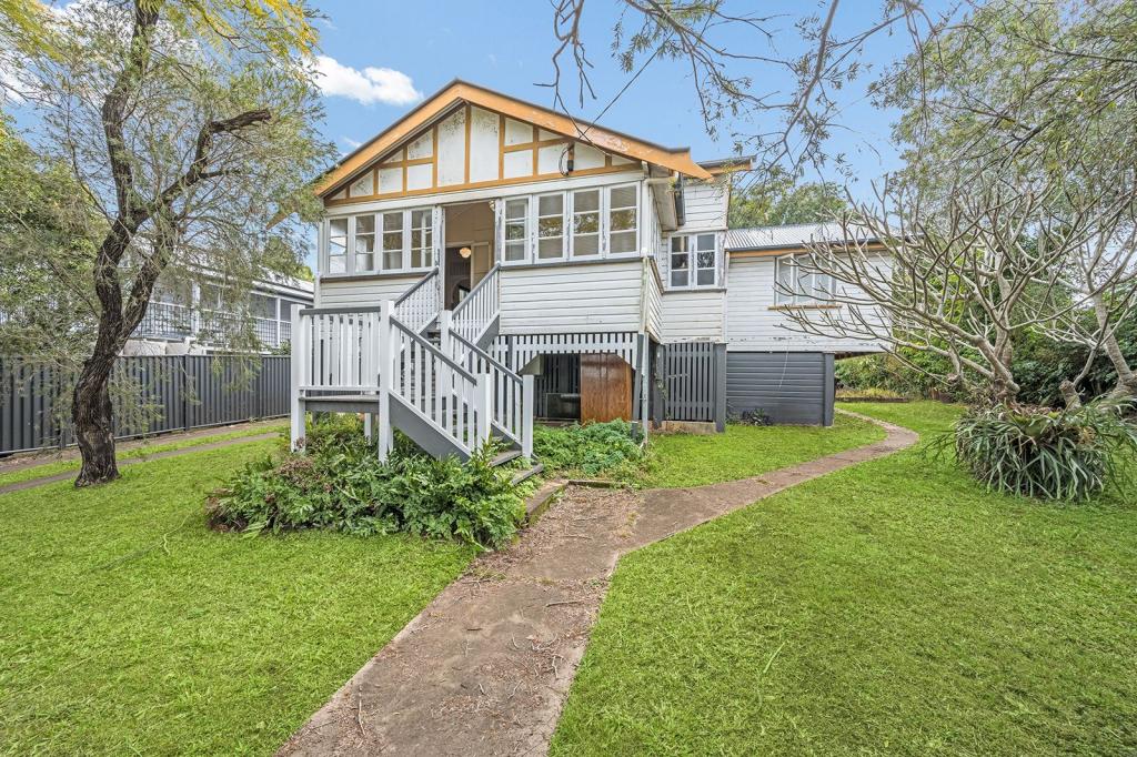 224 Cliveden Ave, Corinda, QLD 4075