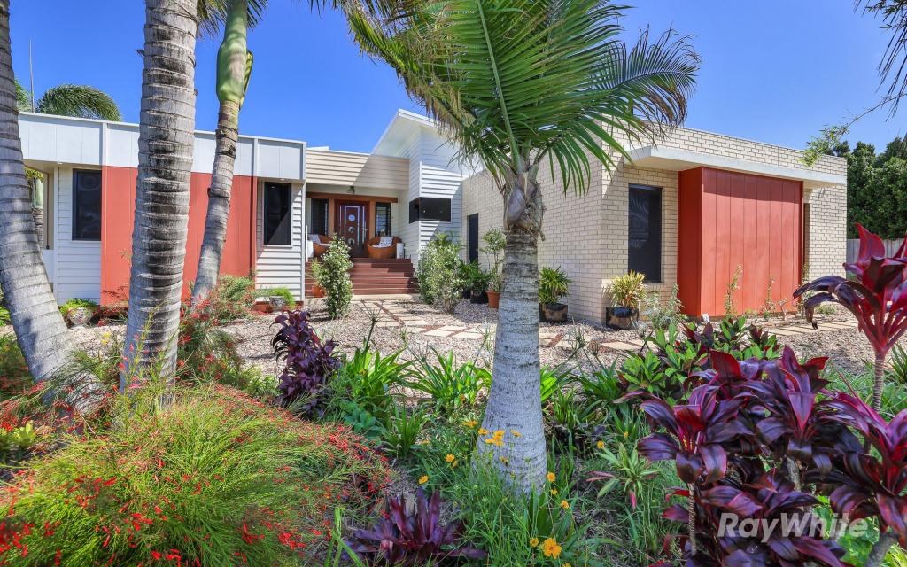 61 BISDEE ST, CORAL COVE, QLD 4670