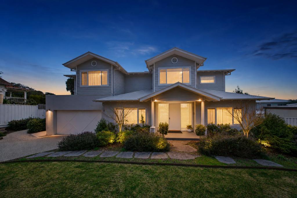 24 CLARENDON ST, DROMANA, VIC 3936
