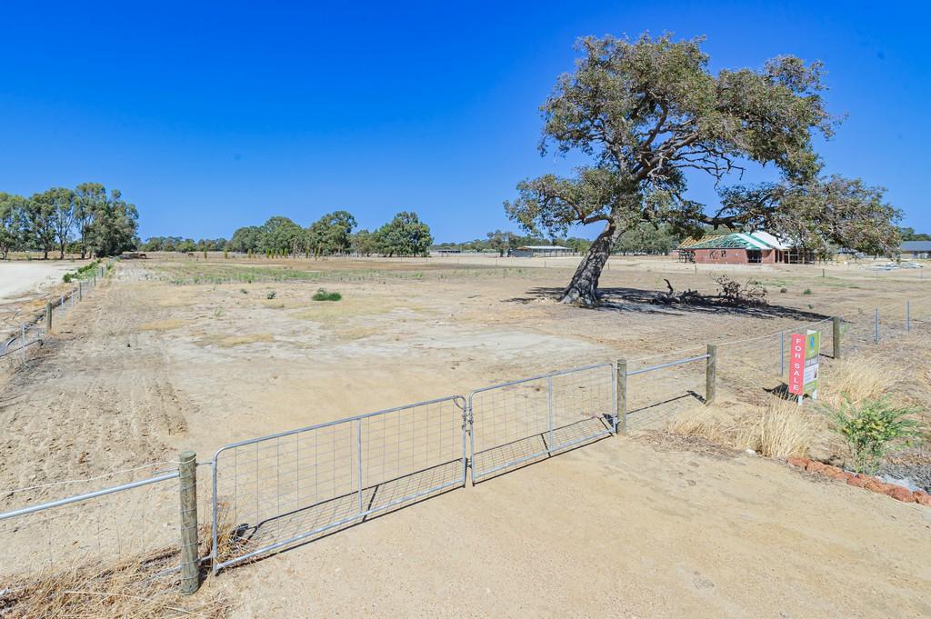 14 Harness View, Serpentine, WA 6125