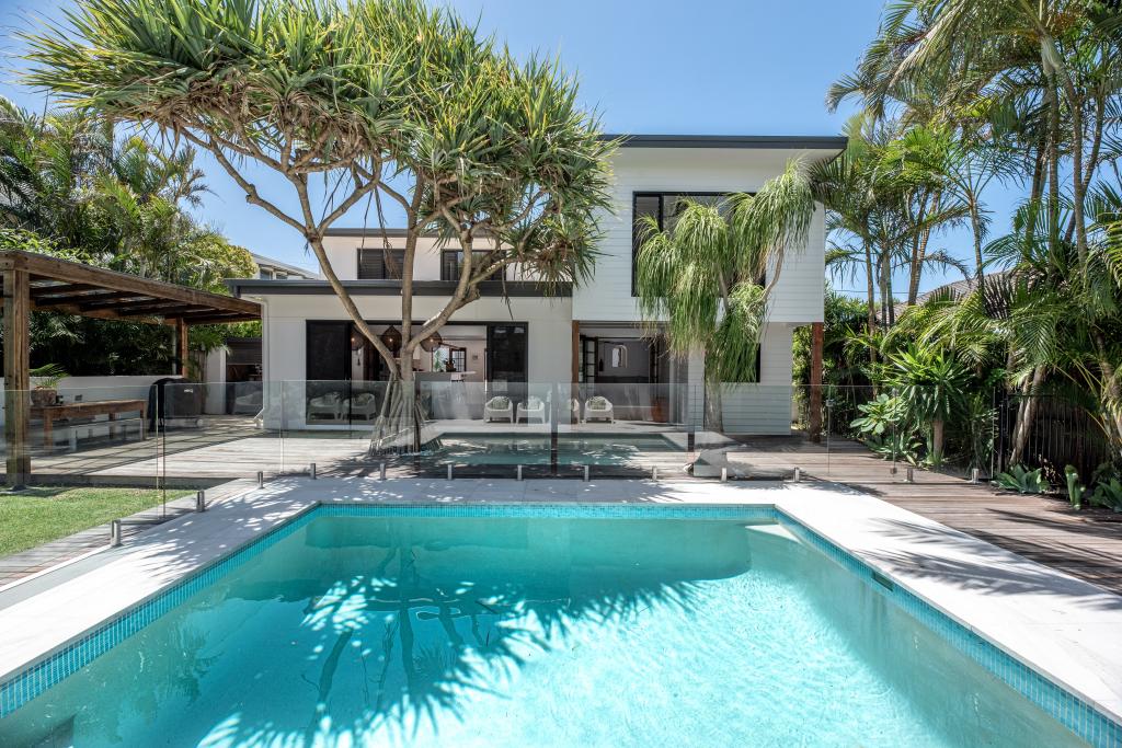 9 Corsair Cres, Sunrise Beach, QLD 4567