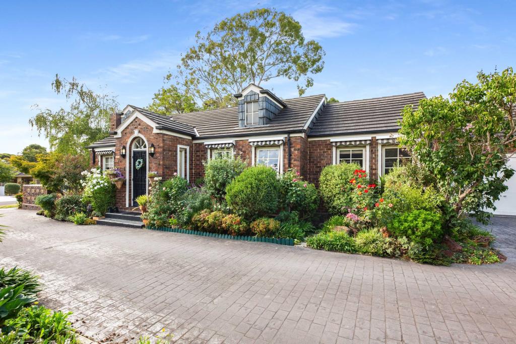 1/2 Newman Rd, Wantirna South, VIC 3152