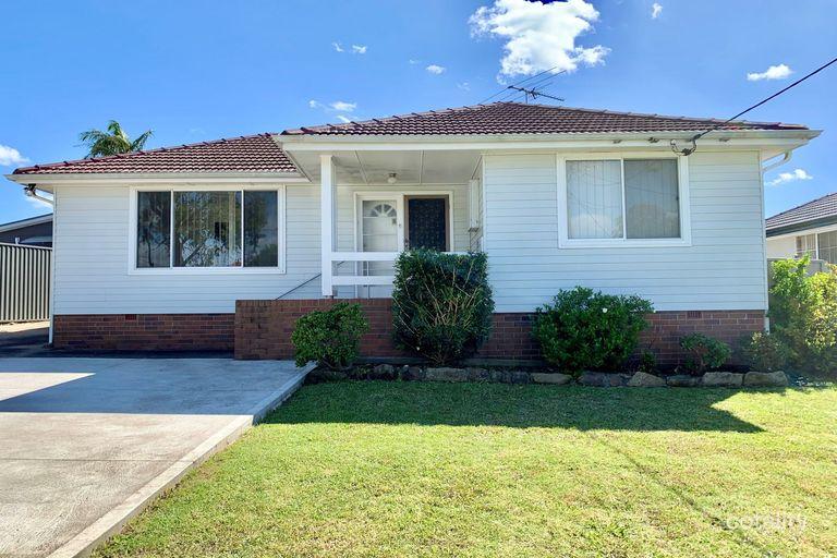 19 Hull Ave, Lurnea, NSW 2170