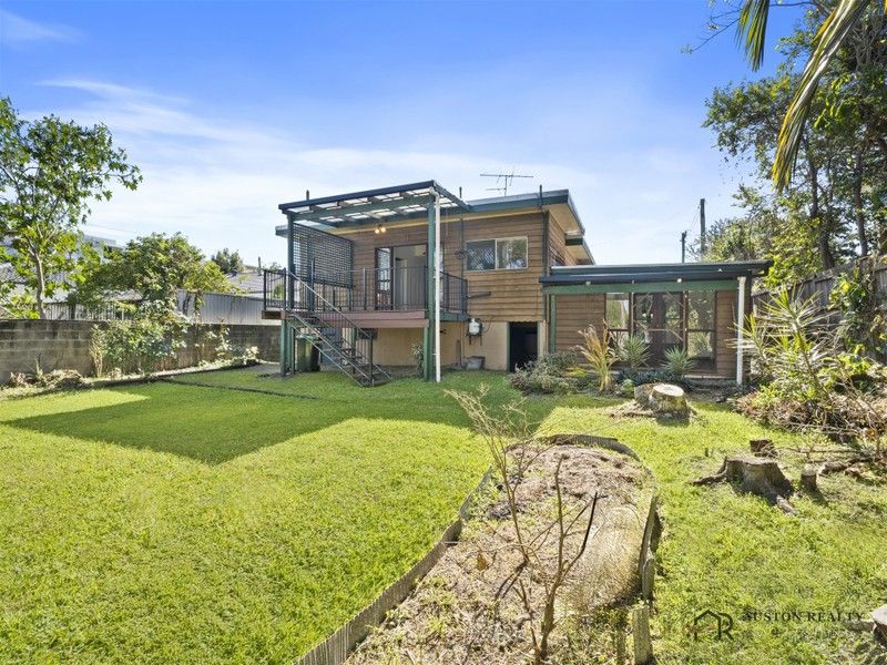 4 Raymond Ave, Bundall, QLD 4217