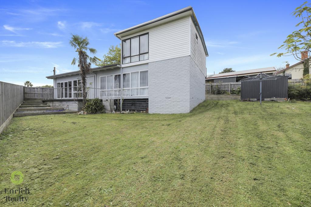 97 Shanahan Pde, Newborough, VIC 3825