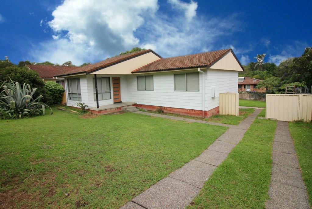 13 DEAKIN CRES, TAREE, NSW 2430