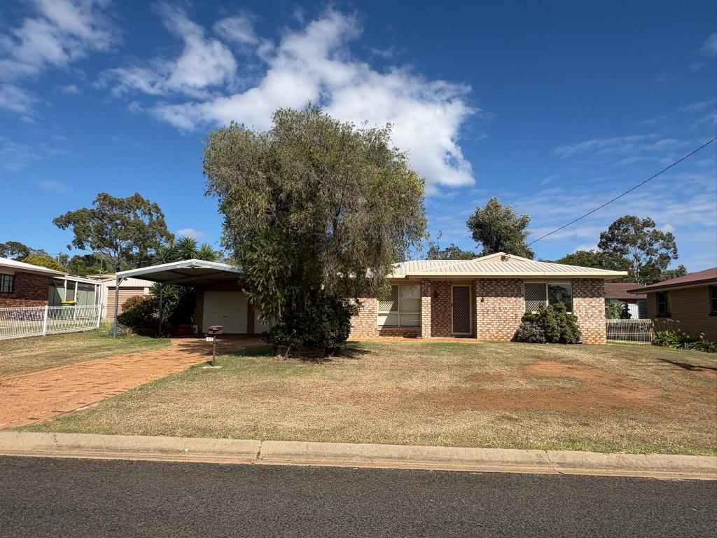 23 Robb St, Oakey, QLD 4401