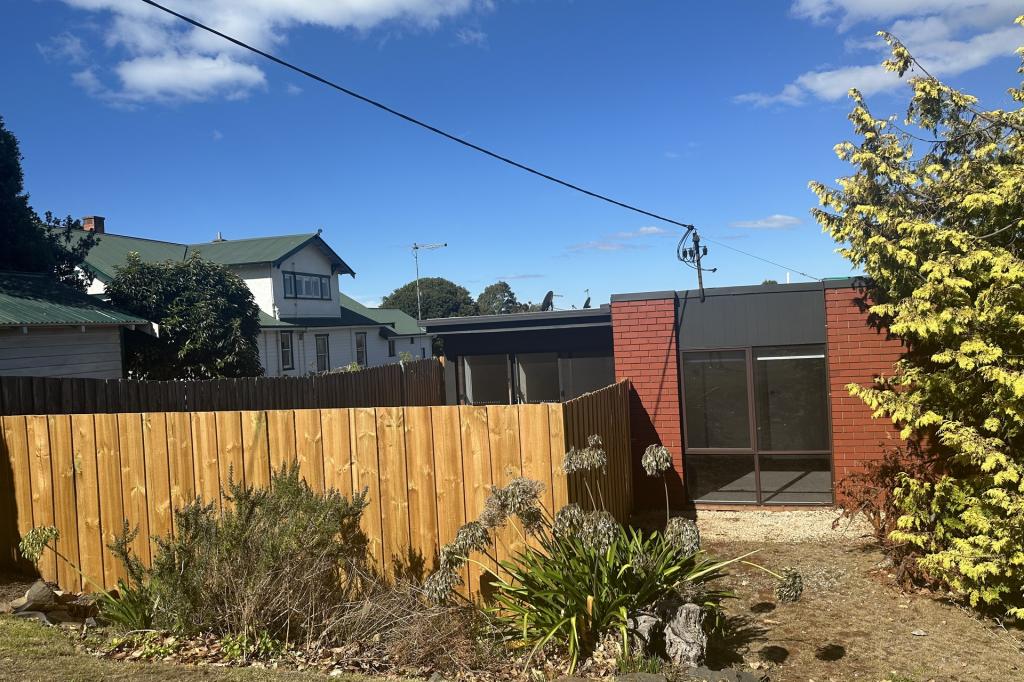 1/6a Ronald St, Devonport, TAS 7310