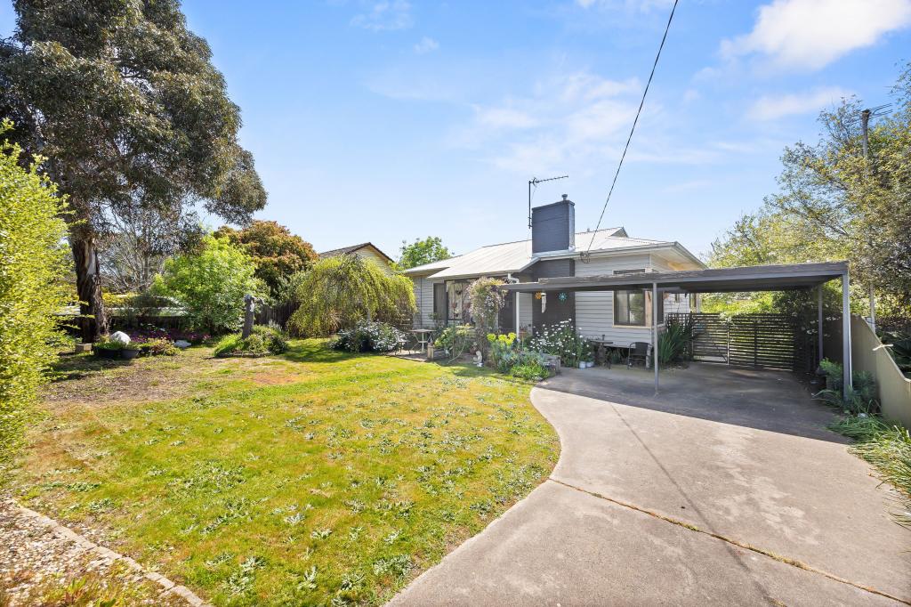 17 Laidlaw St, Ararat, VIC 3377