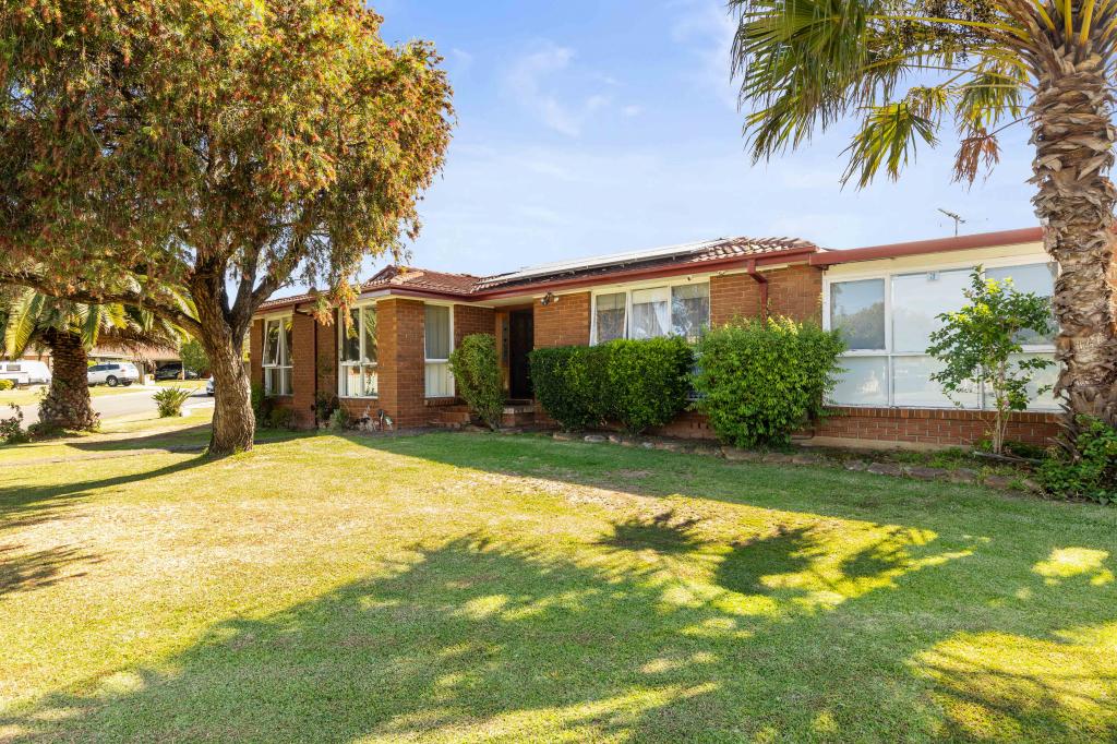 1 Chisholm Ave, Werrington County, NSW 2747