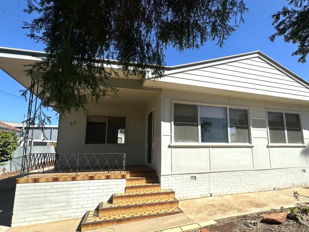 93 Kookora St, Griffith, NSW 2680