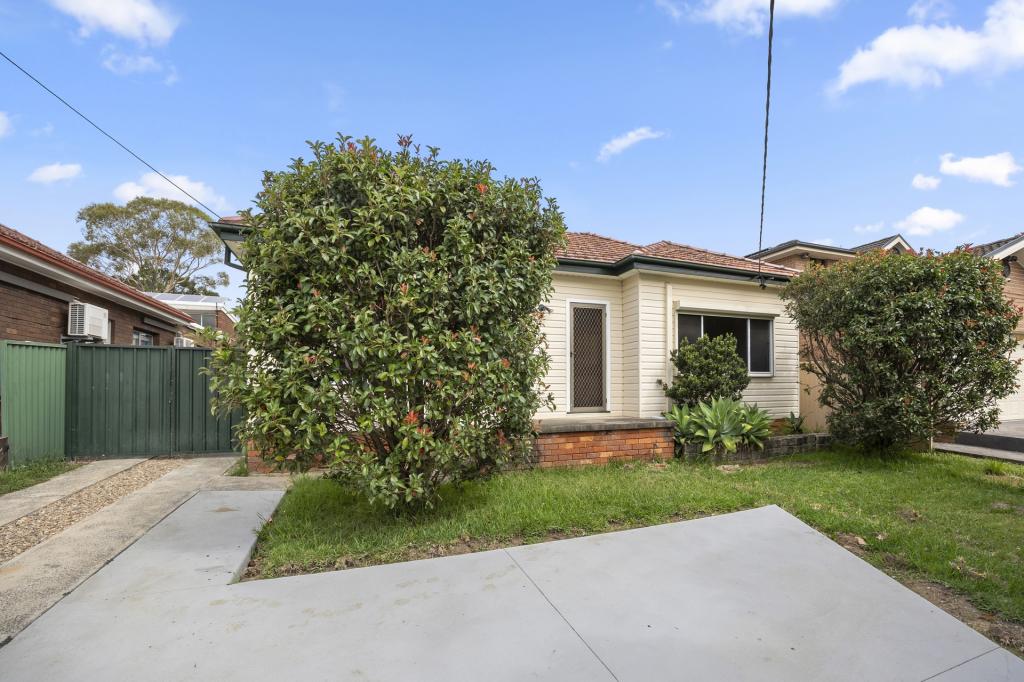 4 Chipilly Ave, Engadine, NSW 2233