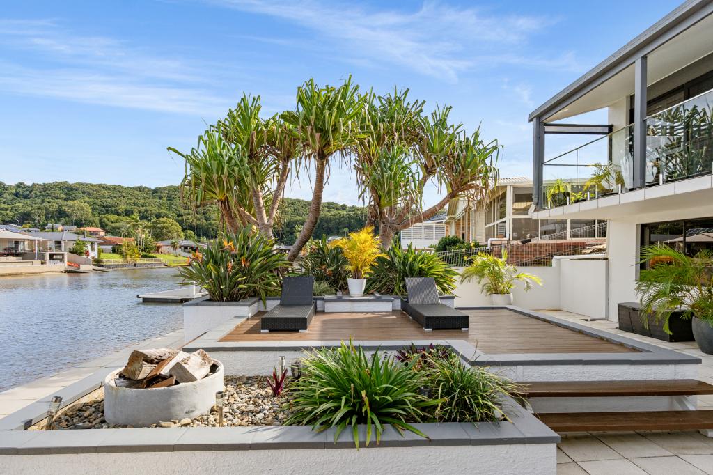 16 BOSUN BVD, BANORA POINT, NSW 2486