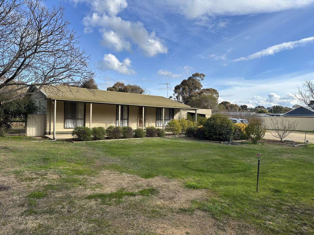 40 KATAMATITE-NATHALIA RD, NUMURKAH, VIC 3636