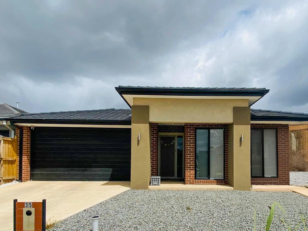 35 BETHNAL AVE, WOLLERT, VIC 3750