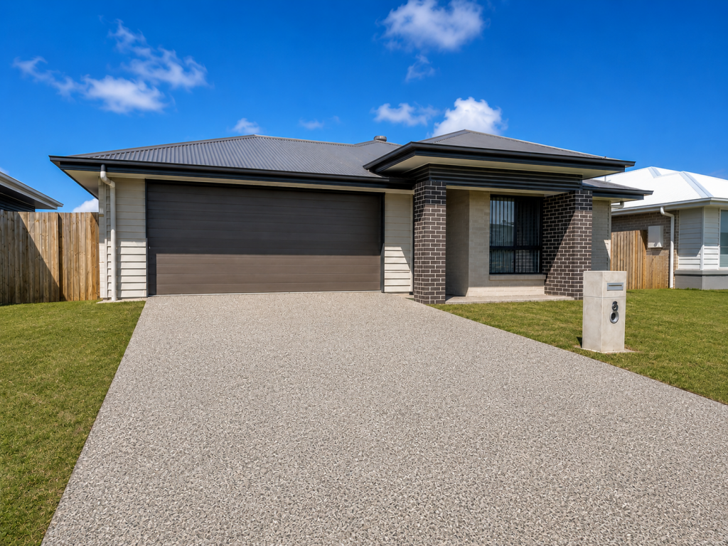 8 Eastminster St, Eli Waters, QLD 4655