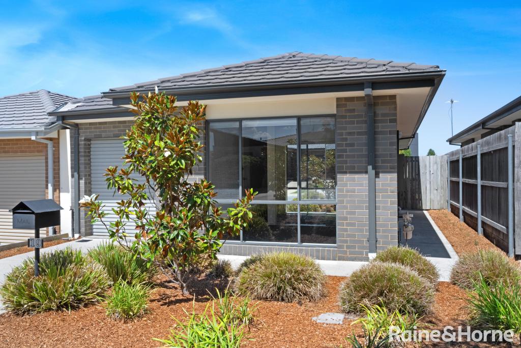 19 Hugh Gilchrist St, Casey, ACT 2913