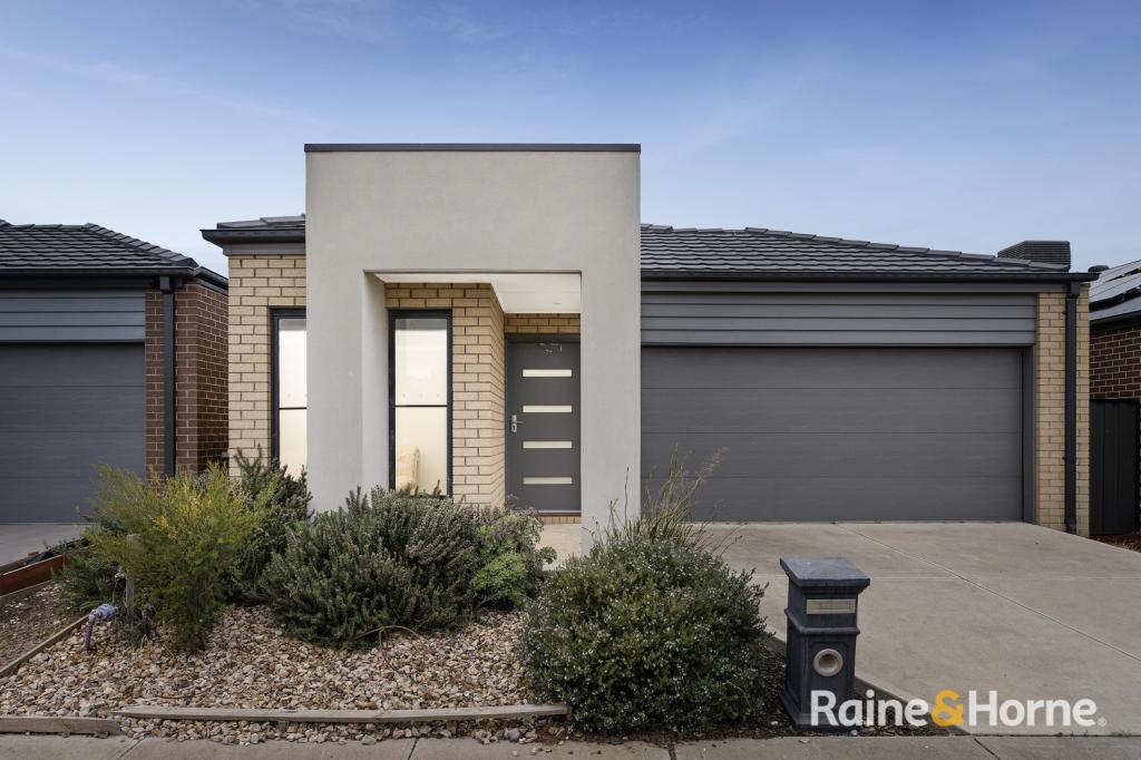 6 Stacey Pde, Mount Cottrell, VIC 3024