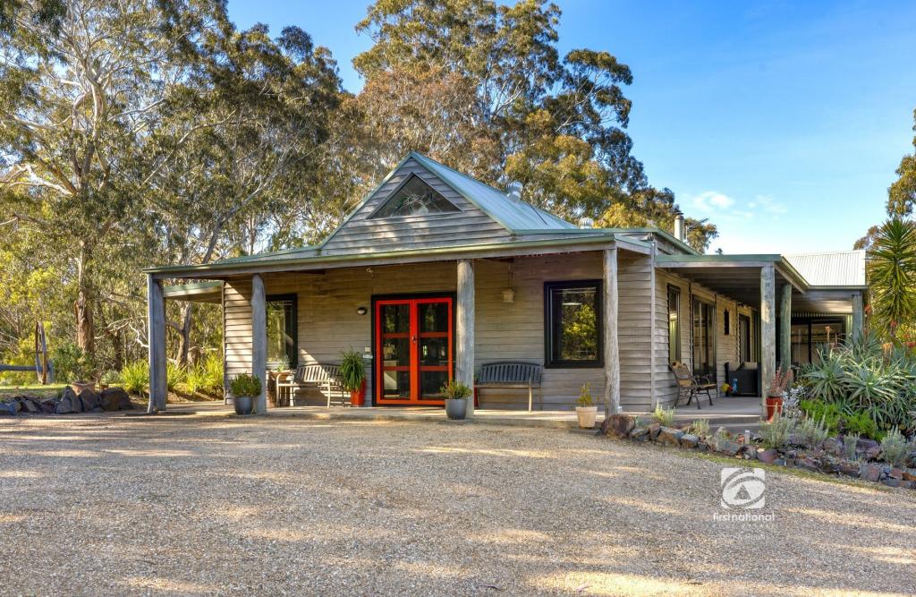 1 WATTLE RISE, METUNG, VIC 3904