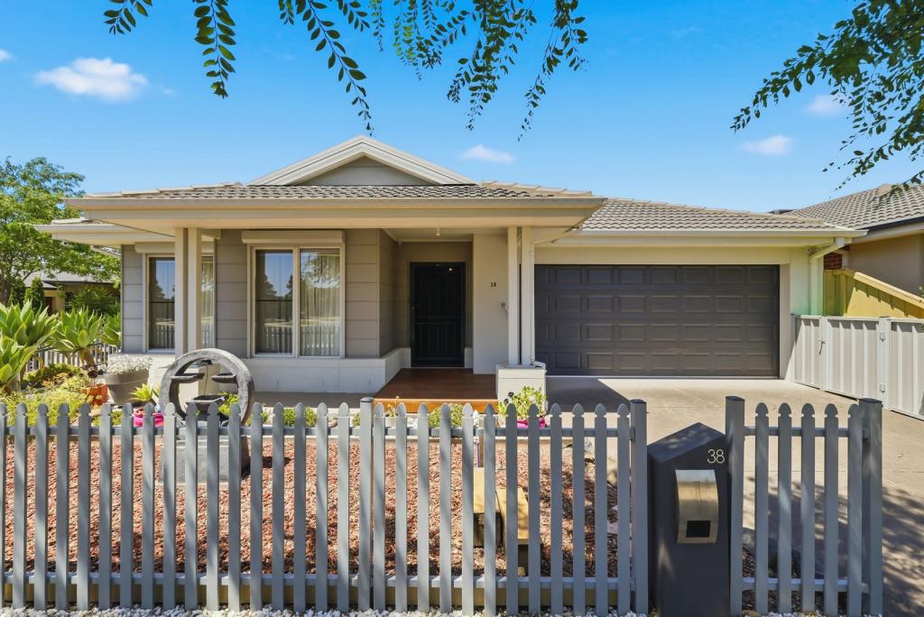 38 Fairfield Cres, Diggers Rest, VIC 3427