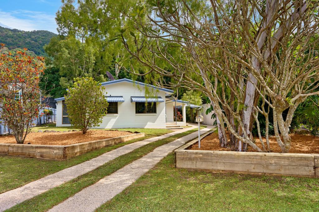 26 Augustus St, Mooroobool, QLD 4870