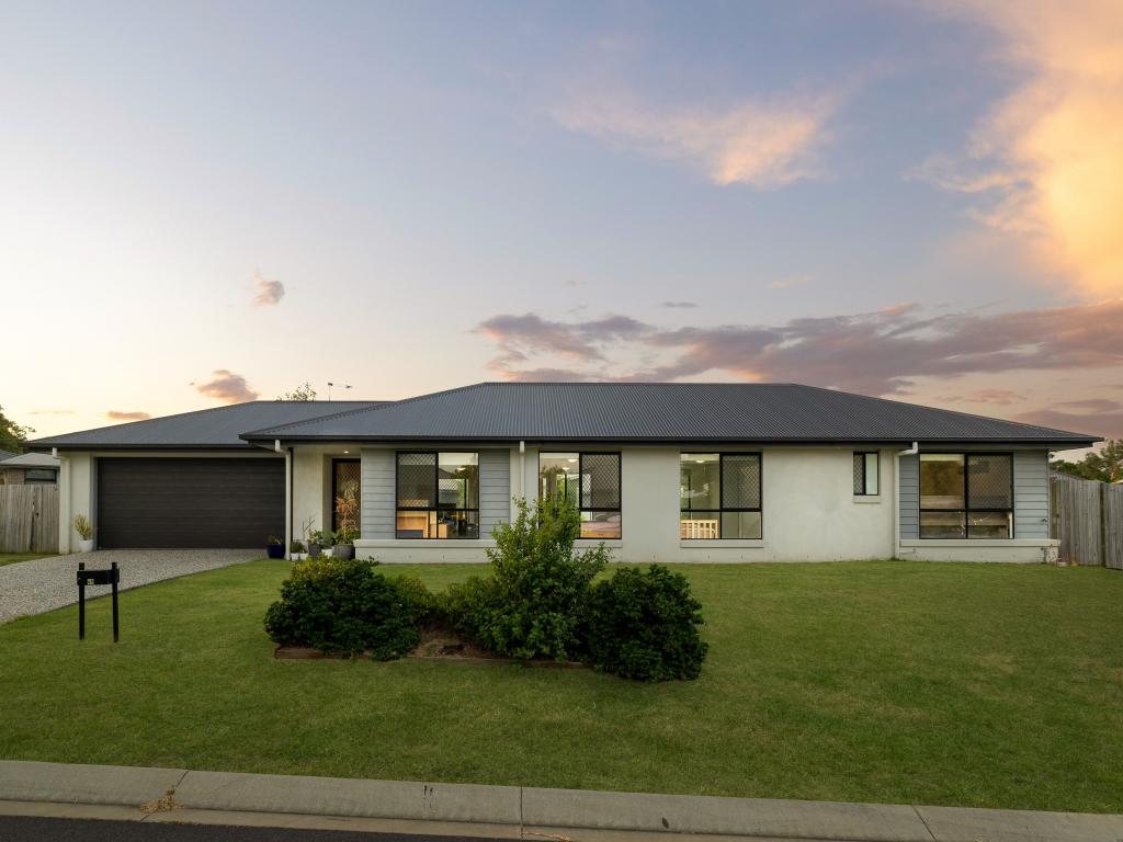 49 Kevin Mulroney Dr, Flinders View, QLD 4305