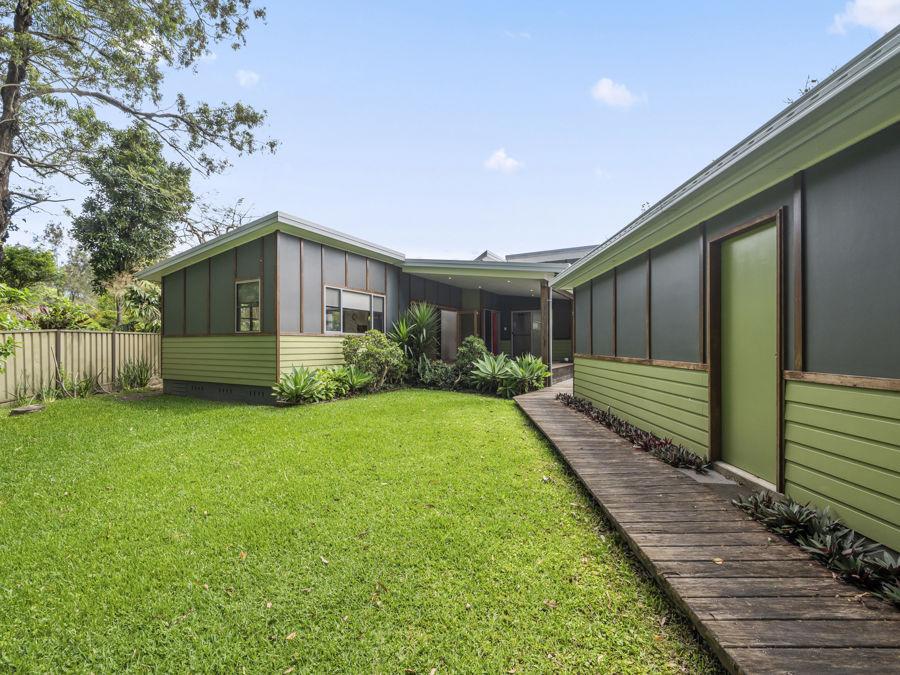 5a Bream Cl, Emerald Beach, NSW 2456
