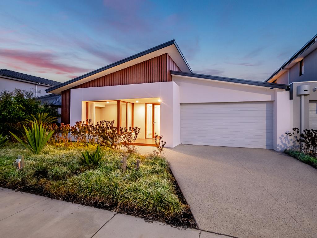 6 Waterman Dr, Clyde, VIC 3978