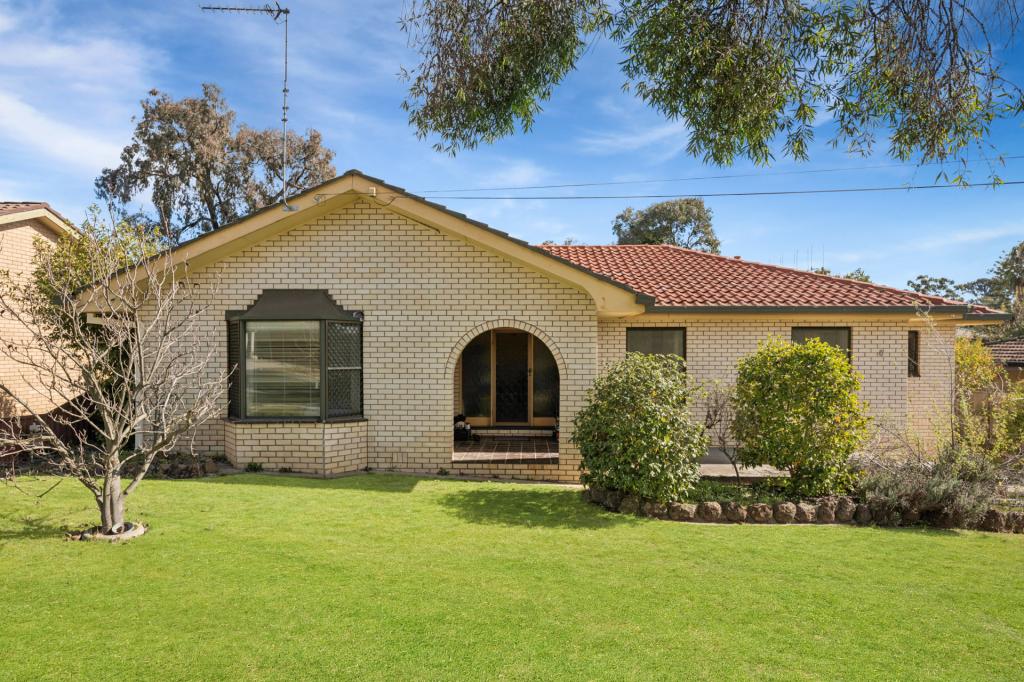 8 Button St, Strathdale, VIC 3550