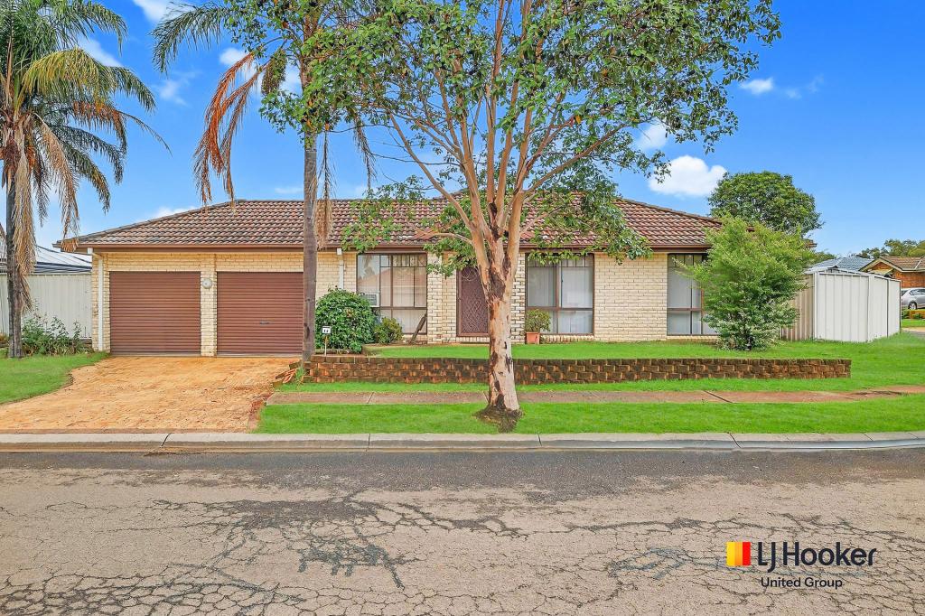 25 Tamworth Cres, Hoxton Park, NSW 2171