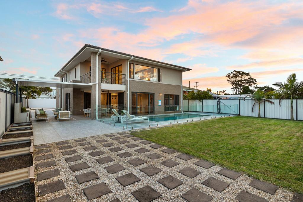 15 Moore St, Victoria Point, QLD 4165