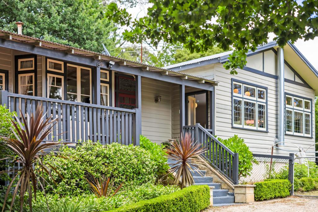 24 Lawrence St, Blackheath, NSW 2785