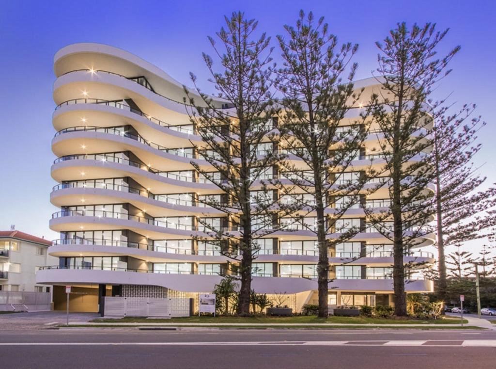 305/95 Old Burleigh Rd, Broadbeach, QLD 4218