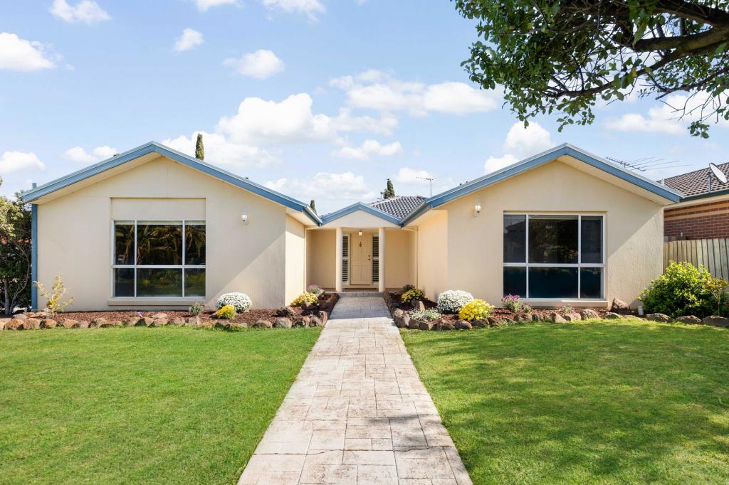 30 Salamander Dr, Taylors Lakes, VIC 3038