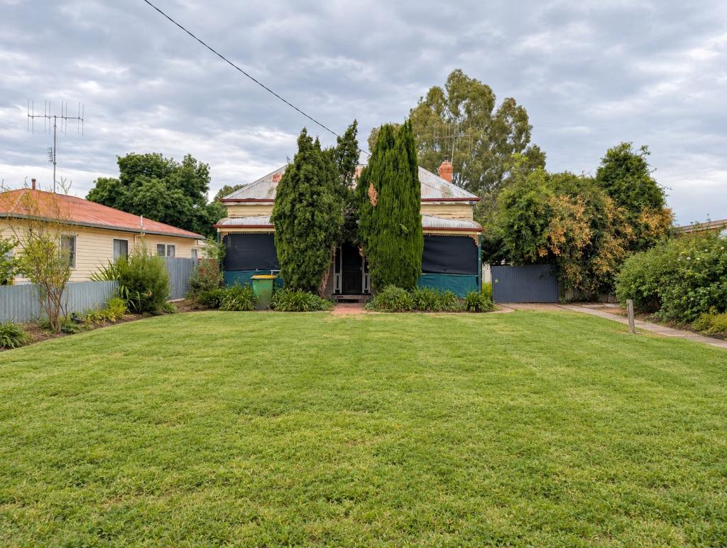 21 MAXWELL ST, KERANG, VIC 3579