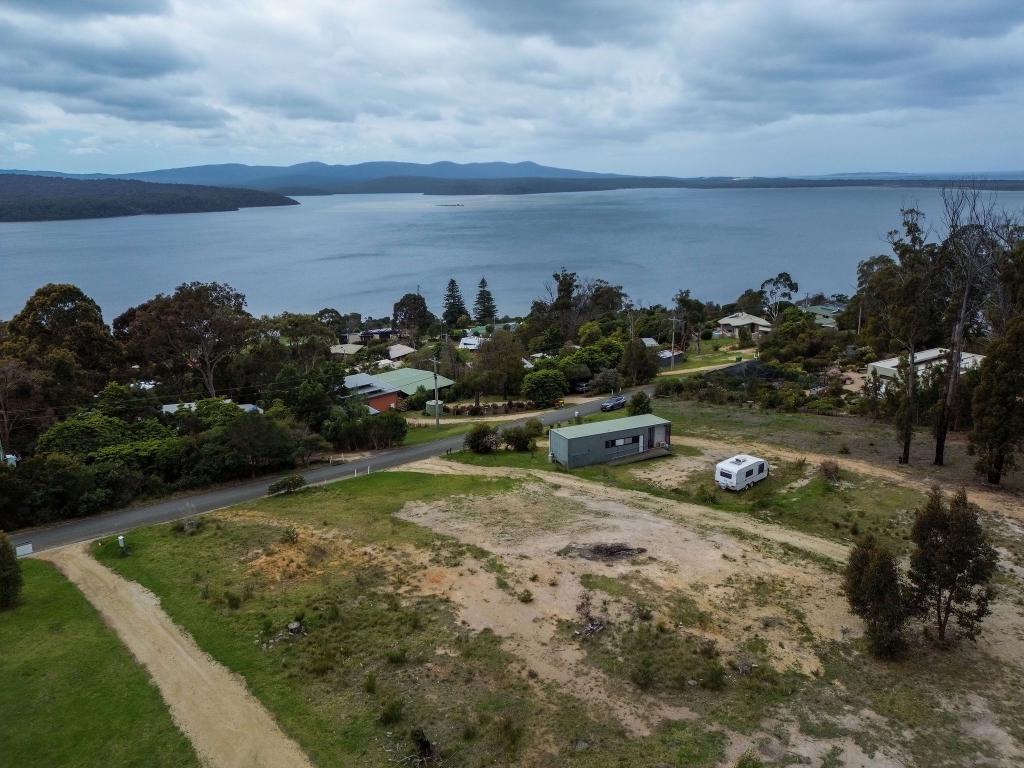 53 Karbeethong Ave, Mallacoota, VIC 3892