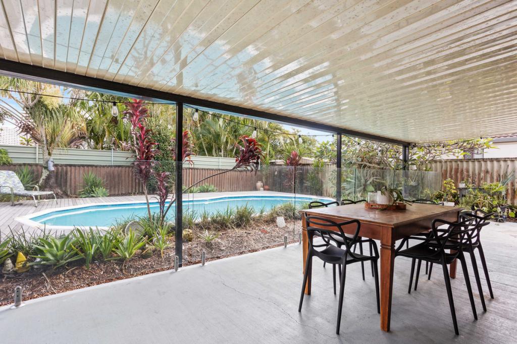 19 Mahogany Dr, Palm Beach, QLD 4221