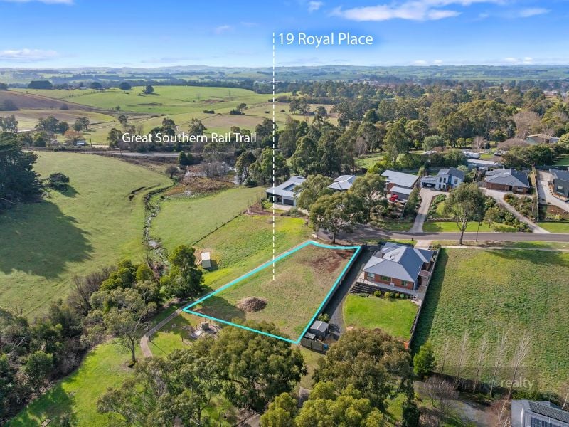 19 Royal Pl, Leongatha, VIC 3953
