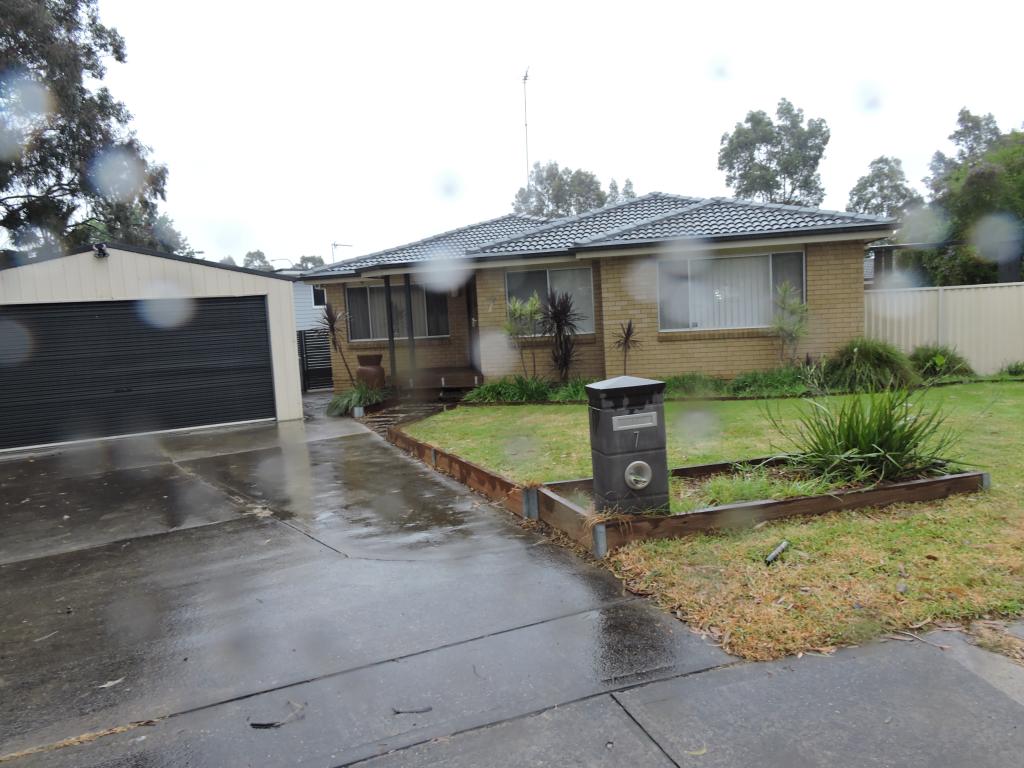 7 Cowper Cir, Quakers Hill, NSW 2763