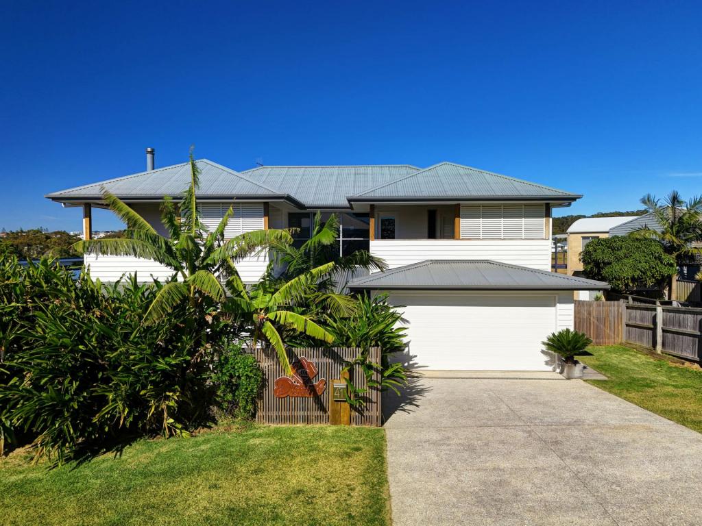 41 Emerald Dr, Diamond Beach, NSW 2430