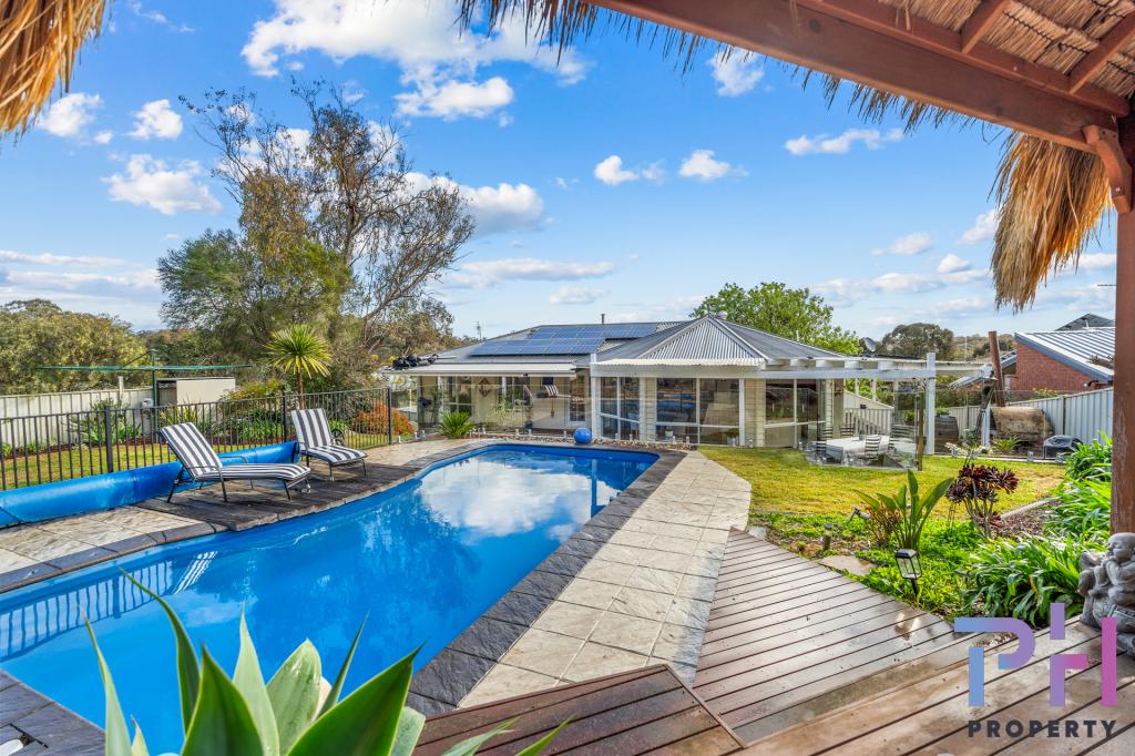 11 BROAD PDE, SPRING GULLY, VIC 3550