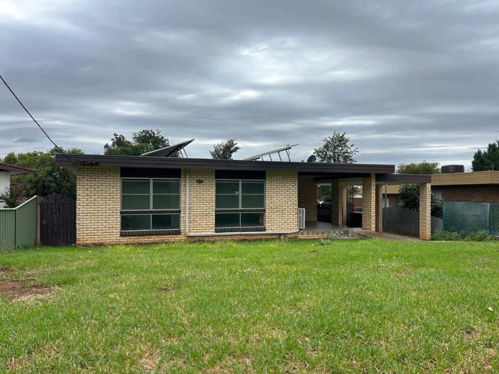 4 Mitchell St, Leeton, NSW 2705
